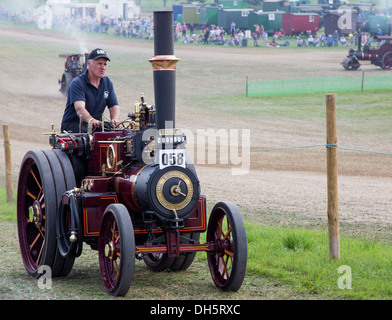 Un rullo di rubare al vapore di Dorset fair parade Foto Stock