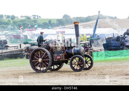 Un rullo di rubare al vapore di Dorset fair parade Foto Stock