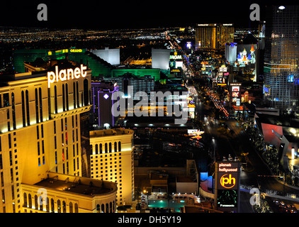 Scena notturna, la striscia, Planet Hollywood hotel di lusso, MGM Grand, New York, Mandalay Bay, Excalibur, Las Vegas, Nevada Foto Stock