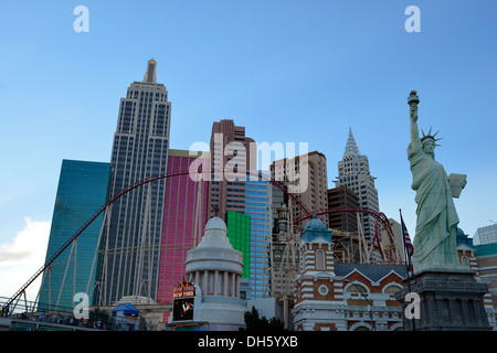 Repliche della Statua della Libertà, Empire State Building e Chrysler Building, New York New York Hotel and Casino Las Vegas Foto Stock