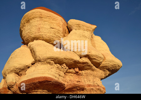 Hoodoos eroso e formazioni rocciose scolorito da minerali, Blue Canyon di zanzara, miniera di carbone Mesa, Deserto Dipinto Foto Stock