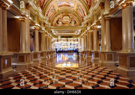 Corridoio di fronte a un casinò, hotel 5 stelle di lusso, il casinò veneziano, Las Vegas, Nevada, Stati Uniti Foto Stock