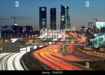 Cuatro Torres Business Area, completata nel 2009, Torre Caja Madrid, Torre de Cristal, Torre Sacr Vallehermoso e Torre Espacio Foto Stock