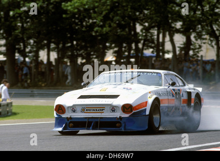Robin Hamilton-Mike Salmon-David Preece's Aston Martin AM V8 Turbo ritirato alla Le Mans 24ore di gara, Francia 10 giugno 1979. Foto Stock
