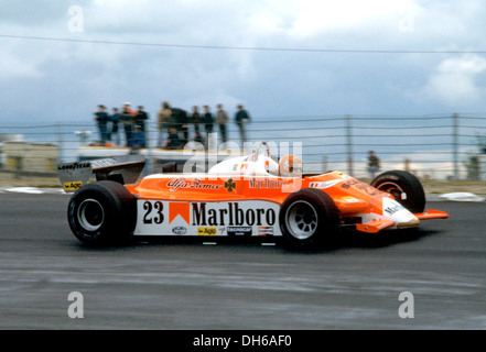 Bruno Giacomelli in un Alfa Romeo 179C al Gran Premio degli USA a Watkins Glen, New York, Stati Uniti d'America 1980. Foto Stock