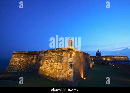 Sentry house e bastioni, San Felipe del Morro Castle (1540S-1786), il Sito Storico Nazionale di San Juan, la vecchia San Juan, Puerto Rico Foto Stock