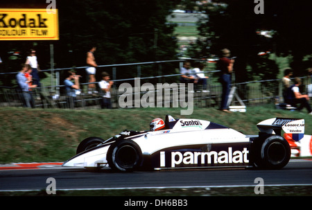 Nelson Piquet alla Druids forcina in BMW turbocompresso a 4 cilindri propulsori Brabham. GP DI GRAN BRETAGNA, marchio della Berlina, Inghilterra il 18 luglio 1982. Foto Stock