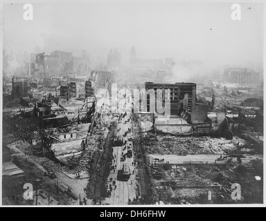 Le rovine di San Francisco, continuano a covare dopo il terremoto del 1906, preso dalla torre dell'Unione Ferry Building 531006 Foto Stock