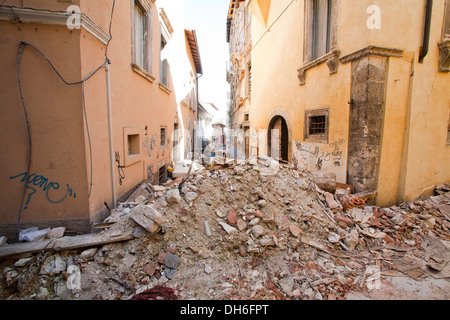 Edificio danneggiato, terremoto, 06 aprile 2009, l'aquila, Abruzzo, Italia, Europa Foto Stock