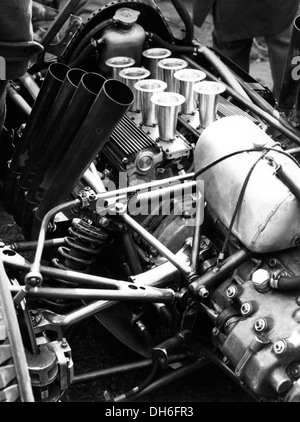 BRM V8 in P578 Telaio con 'stackpipe' esaurisce come corso di Graham Hill presto nella sua stagione del Campionato mondiale del '62. 1961-62. Foto Stock
