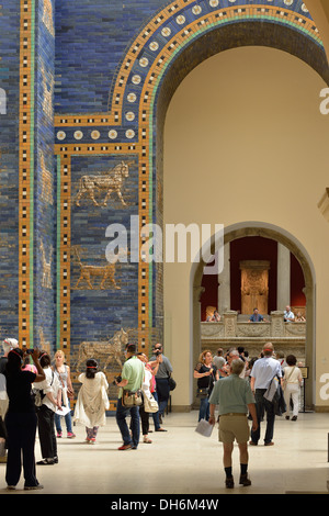 Berlino. Germania. La ricostruzione della porta di Ishtar Pergamon Museum. Foto Stock