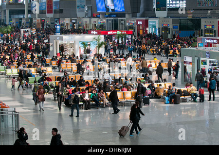 Shanghai Hongqiao Stazione Ferroviaria nel Quartiere Minhang - Stazione ferroviaria più grande in Asia Foto Stock