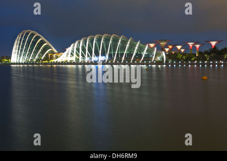 I Giardini di Baia, Singapore prima dell'alba. Foto Stock