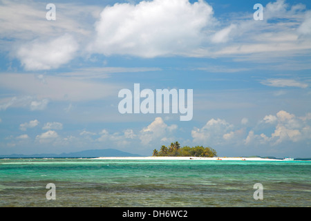 Isola di Palominito dall Isola Palomino, El Conquistador Resort, Fajardo, Puerto Rico Foto Stock