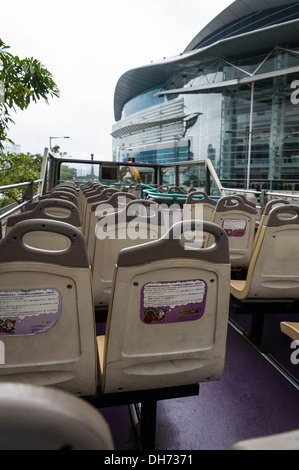 Bus aperti uno per le strade di Hong Kong. Foto Stock