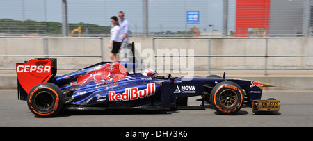 Johnny Cecotto della Scuderia Toro Rosso durante la F1 giovane driver/pneumatico test presso il circuito di Silverstone, Northamptonshire. Foto Stock