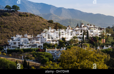 Sviluppo di alloggiamento in spagnolo colline sopra MARBELLA Foto Stock