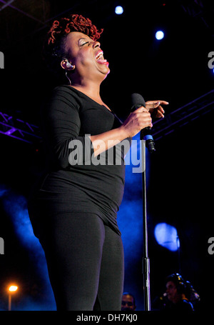 Ledisi esegue 7 annuale Jazz nei giardini a Sunlife Stadium Miami Florida - 17.03.12 Foto Stock