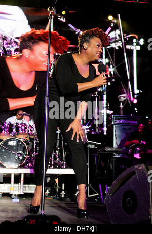 Ledisi esegue 7 annuale Jazz nei giardini a Sunlife Stadium Miami Florida - 17.03.12 Foto Stock