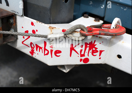Zombie Killer firmare su Landrover gancio del verricello Foto Stock