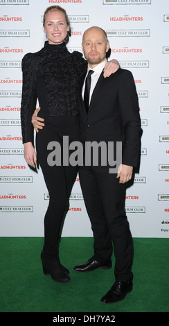 Aksel Hennie e Synnøve Lund a photocall per cacciatori di teste in Saatchi Gallery di Londra Inghilterra- 21.03.12 Foto Stock