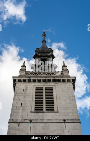 Una vista di Sant Agostino piccola torre Watling Street Foto Stock