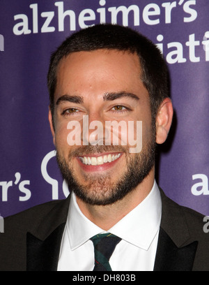 Zachary Levi ventesimo annuale "Una notte a Sardi's" finalizzata alla raccolta di fondi e premi la cena presso il Beverly Hilton Hotel - Arrivi Beverly Foto Stock