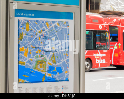 Fino aggiornamento bus di idrogeno e la tabella di tempo Londra Inghilterra Foto Stock