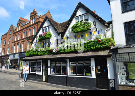 Xv secolo il Boot Pub, Market Place, St.Albans, Hertfordshire, England, Regno Unito Foto Stock