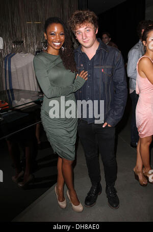 Shanola Hampton, Jeremy Allen White frequentando una serata di British Fashion e arte presso Reiss di Los Angeles, California - 26.04.12 Foto Stock