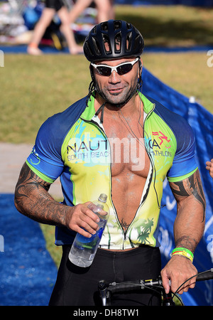 Dave Bautista al quinto annuale Nautica South Beach Triathlon a beneficio di St Jude per bambini Ospedale di ricerca Miami Beach Florida - Foto Stock