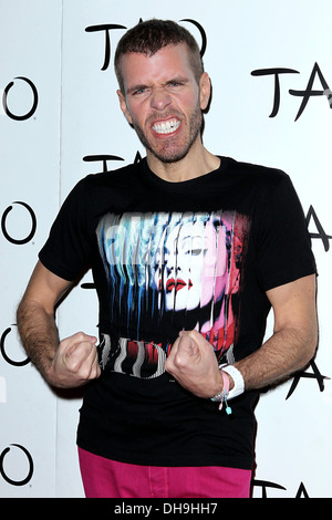 Perez Hilton Perez Hilton festeggia il suo compleanno e il rilascio di MDNA nuovo album da Madonna a Tao Nightclub al Venetian Foto Stock