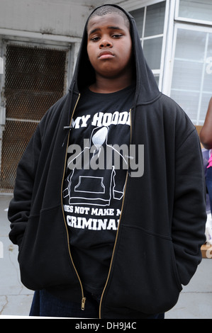 Trayvon Martin sostenitori riuniti in un NAACP rally di fronte Sanford dipartimento di polizia dopo aver marciato attraverso storicamente Foto Stock