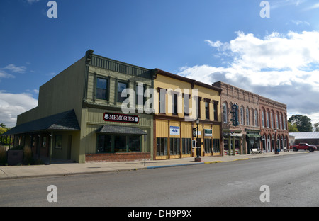 Fila di negozi in Atlanta, Illinois, piccola cittadina sulla vecchia strada 66 Foto Stock