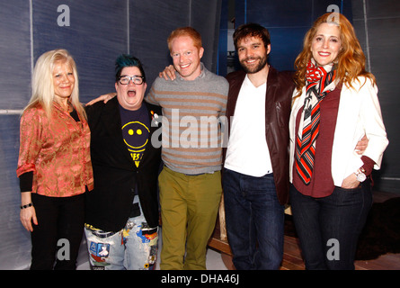 Ilene Kristen Lea DeLaria Jesse Tyler Ferguson Bakkensen Michael e Jillian gru dietro le quinte Off-Broadway commedia "fuori Foto Stock