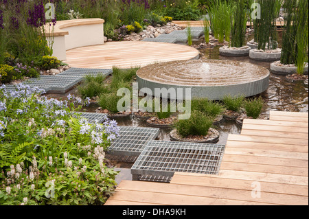 Chelsea Flower Show 2013, RBC blu acqua giardino sul tetto, Designer Prof Nigel Dunnet. Medaglia d'oro. Foto Stock