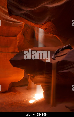 Superiore Slot Antelope Canyon sulla terra Navajo, Pagina, Arizona. Foto Stock