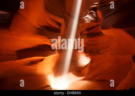 Superiore Slot Antelope Canyon sulla terra Navajo, Pagina, Arizona. Foto Stock