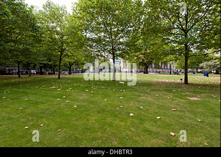 La cattedrale di Birmingham st Philips cimitero parco Foto Stock