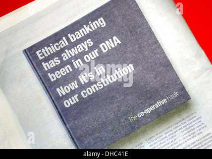 Co-operativa quotidiano Banca annuncio su banche etiche, Londra Foto Stock