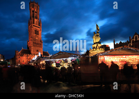 Il Belfort torre Belfry ( ), città di Bruges, Fiandre occidentali nella regione fiamminga del Belgio. Foto Stock