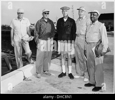 Fotografia di membri del Presidente Truman del partito di vacanza su una spedizione di pesca a Key West, Florida, (a sinistra per... 200547 Foto Stock