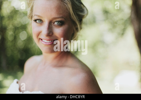 Ritratto di una sposa; Pemberton, British Columbia, Canada Foto Stock