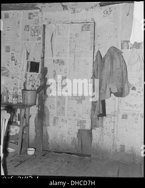 La porta posteriore che conduce dalla cucina in camera due casa in cui Charlie Davis di sua moglie e due bambini vivono.... 541134 Foto Stock