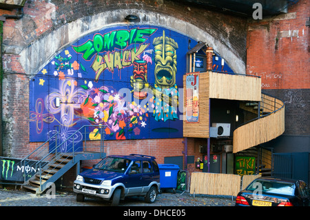 Zombie Shack Tiki Bar ingresso, Wakefield Street, Manchester, Inghilterra, Regno Unito Foto Stock