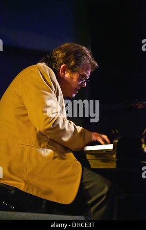 CHIP CRAWFORD sul pianoforte per GREGORY PORTER che canta in Dizzys Den al Monterey Jazz Festival - Monterey, California Foto Stock