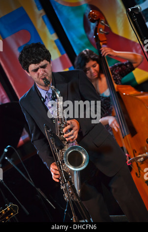 Fantastico pianeta esegue presso la Caffetteria al Monterey Jazz Festival - Monterey, California Foto Stock