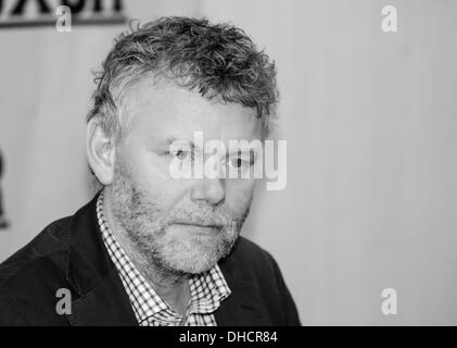 Praga, Repubblica Ceca. Il 6 novembre 2013. Scrittore Arne Dahl presenta il suo libro "Europa Blues", il 6 novembre 2013 a Praga, Repubblica Ceca. © Radek Detinsky/Alamy Live News Foto Stock