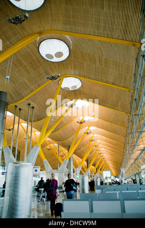 Nuovo terminal T4. L' aeroporto di Barajas, Madrid. Spagna Foto Stock