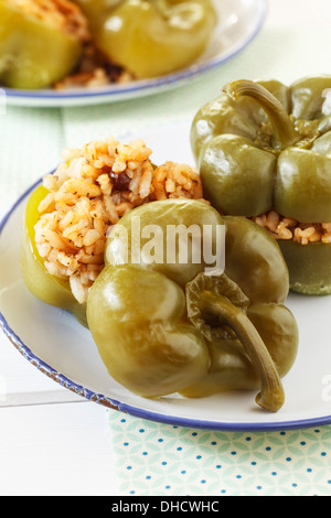 Stile turco peperoni ripieni (Biber Dolmasi), studio shot Foto Stock